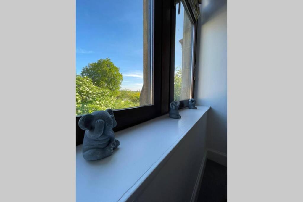 No 10 Immaculate City Centre, Top Floor 2 Bed Flat With Free Parking Inverness Exterior foto