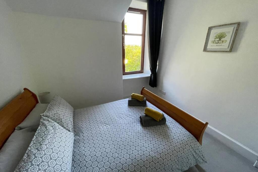 No 10 Immaculate City Centre, Top Floor 2 Bed Flat With Free Parking Inverness Exterior foto